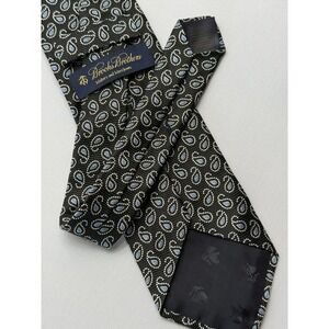 Brooks Brothers 100% Silk‎ Tie Black W/ White Blue Paisley 57 X 3.5"